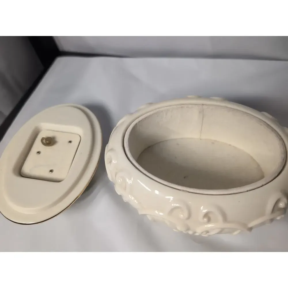 Lenox Beautiful Dreamer Rose Jewelry Box Embossed Oval Ivory Color Porcelain